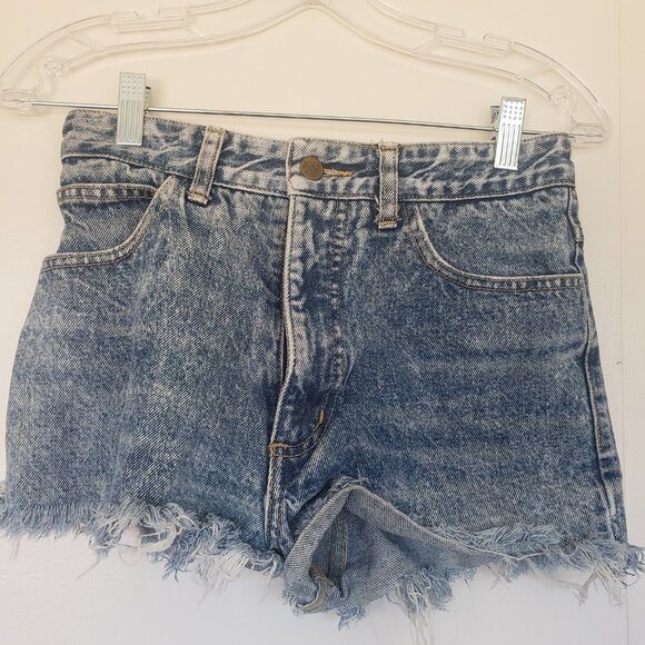 Guess Jean Shorts - Picture 3 of 5